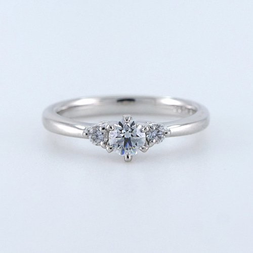 プラチナ エンゲージリング】天然ダイヤモンドリング pt900 中石0.301