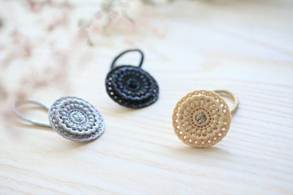 レースホイールヘアゴム　刺繍　金属アレルギー　フォーマル　軽い　ヘアアクセサリー　ブレスレット 1枚目の画像