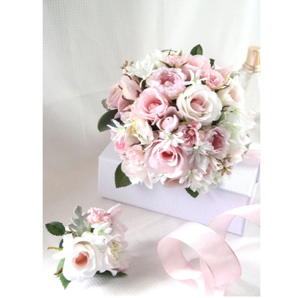 再販】ピンク色のローズウェディングブーケ ラウンドブーケ アーティ