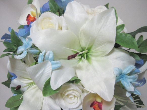 胡蝶蘭とカサブランカのキャスケードブーケ♪ブートニア付き♪生花みたいに綺麗な造花です♪高品質なのに安い 19枚目の画像