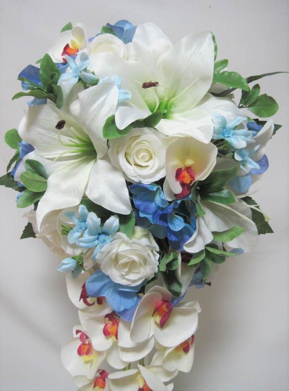 胡蝶蘭とカサブランカのキャスケードブーケ♪ブートニア付き♪生花みたいに綺麗な造花です♪高品質なのに安い 4枚目の画像