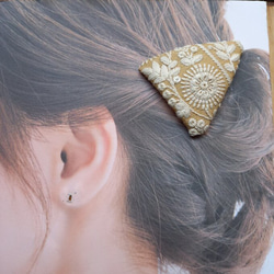 インド刺繍 ヘアクリップ リボン レース おおぶり 三角 ヘアアクセサリー クリップ イエロー パッチンピン バレッタ 6枚目の画像