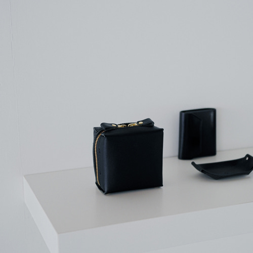 正方形ポーチ 本革 スクエアレザーポーチ 日本製 ブラック