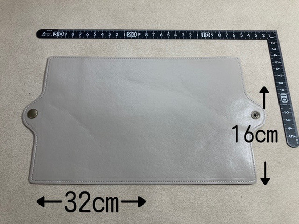 ヴィーガン素材使用　バネホック　ブックカバー / A６判　エコ素材　エコーン使用　バッグの中で開かず軽い 3枚目の画像