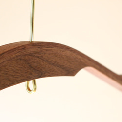 曲げ木のハンガー(３層 Lサイズ)：ウォールナット 2枚目の画像