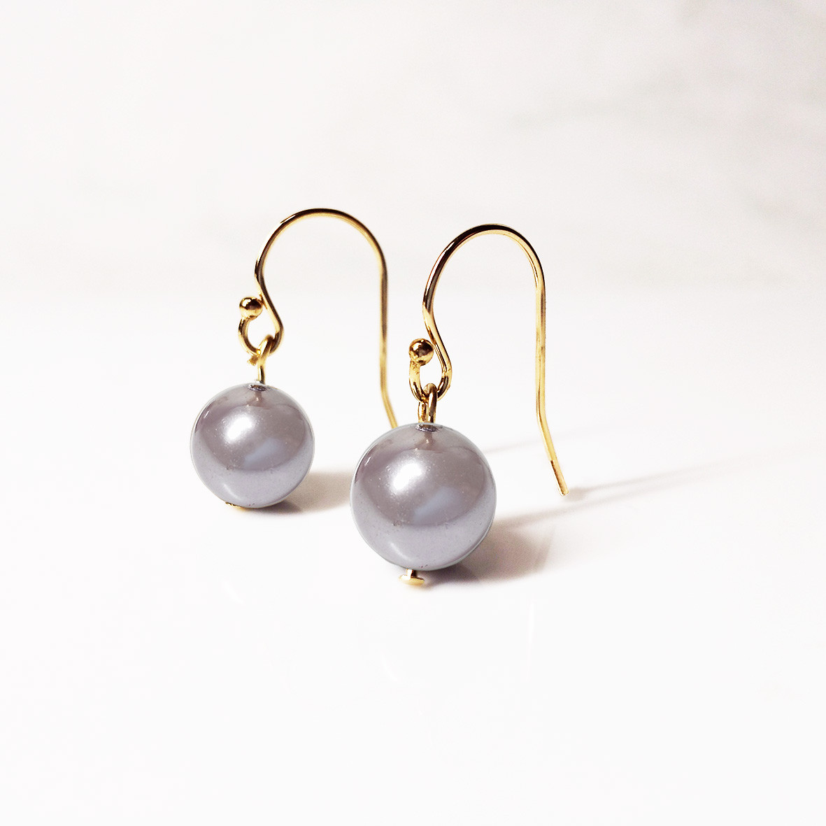 グレイッシュピンク・パールのフックピアス　[送料無料]