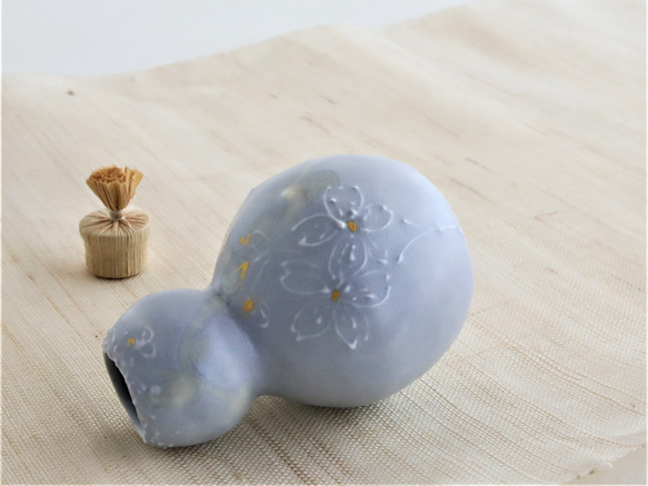 砂糖衣の振出し　花枝ブルーグレーだるまの様な振出し　砂糖衣を羽織った器　金平糖入れ　　お抹茶の器　 4枚目の画像