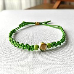 グリーンアゲートと陶器ビーズのブレスレット 2e2af208c80ce1850877c1e43453ba