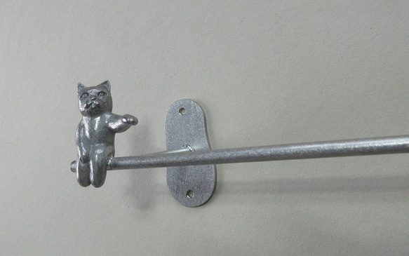 ネコのいるタオル掛け（ミニショートA） 1枚目の画像