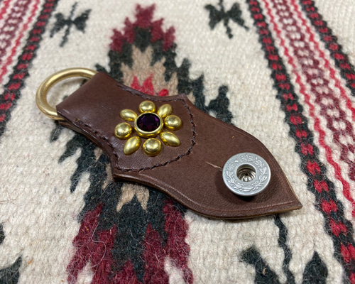 ブラウン レザーオーバーオールキーホルダー(ハイドームアクリル