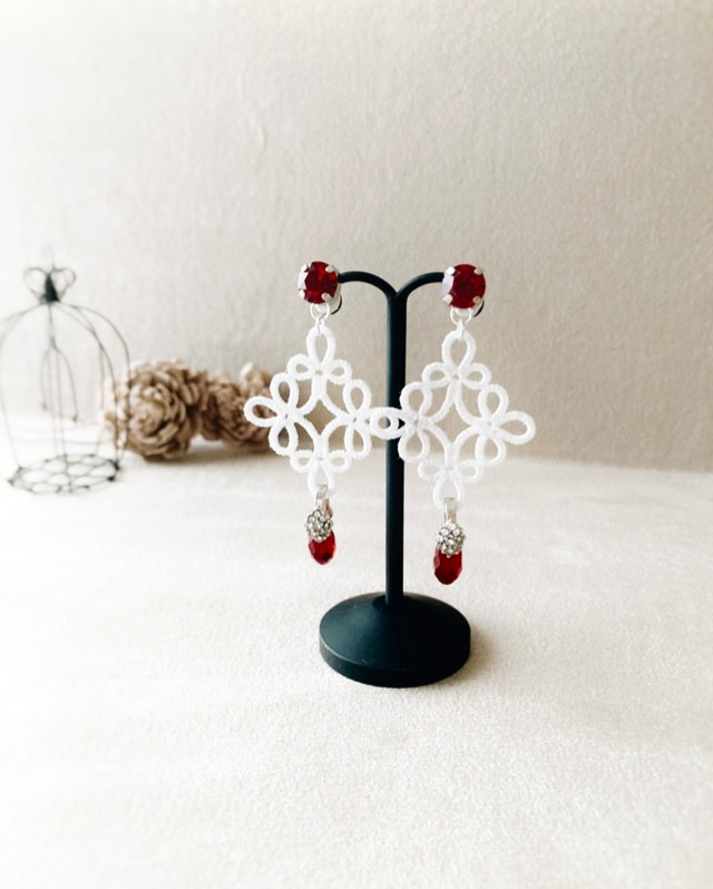 隠しきれない情熱の耳飾り［2206002］