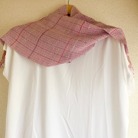 手織りストール　ピンク　シルク素材　春夏秋冬　レディース　女性　チクチクしない 4枚目の画像