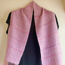 手織りストール　ピンク　シルク素材　春夏秋冬　レディース　女性　チクチクしない 3枚目の画像