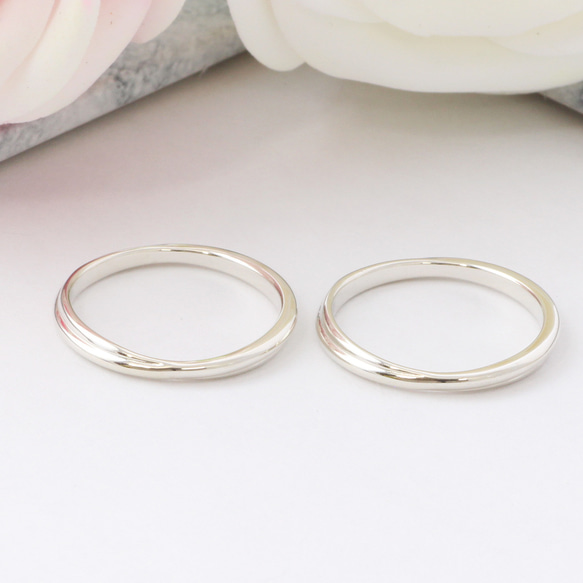 ねじりラインが美しいペアリング マリッジリング 結婚指輪に 名入れ刻印無料  PT8038P 1枚目の画像