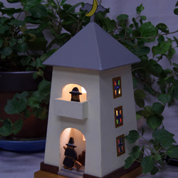 #可愛い#木とガラスの魔女の家#ランプシェード#ハンドメイド#インテリア照明#灰色の屋根の家 2枚目の画像