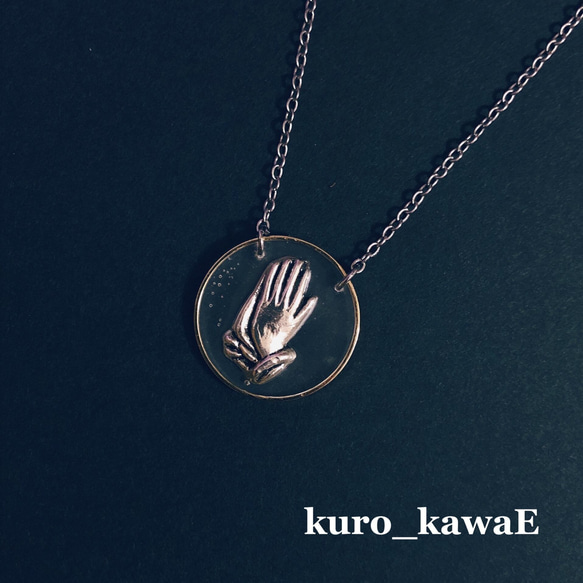 【祈る手のネックレス】KUROKAWAE kuro-kawae 病みかわいい ゴシック 宗教 地雷系 英国風 メンヘラ 1枚目の画像