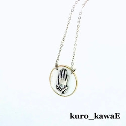 【祈る手のネックレス】KUROKAWAE kuro-kawae 病みかわいい ゴシック 宗教 地雷系 英国風 メンヘラ 3枚目の画像