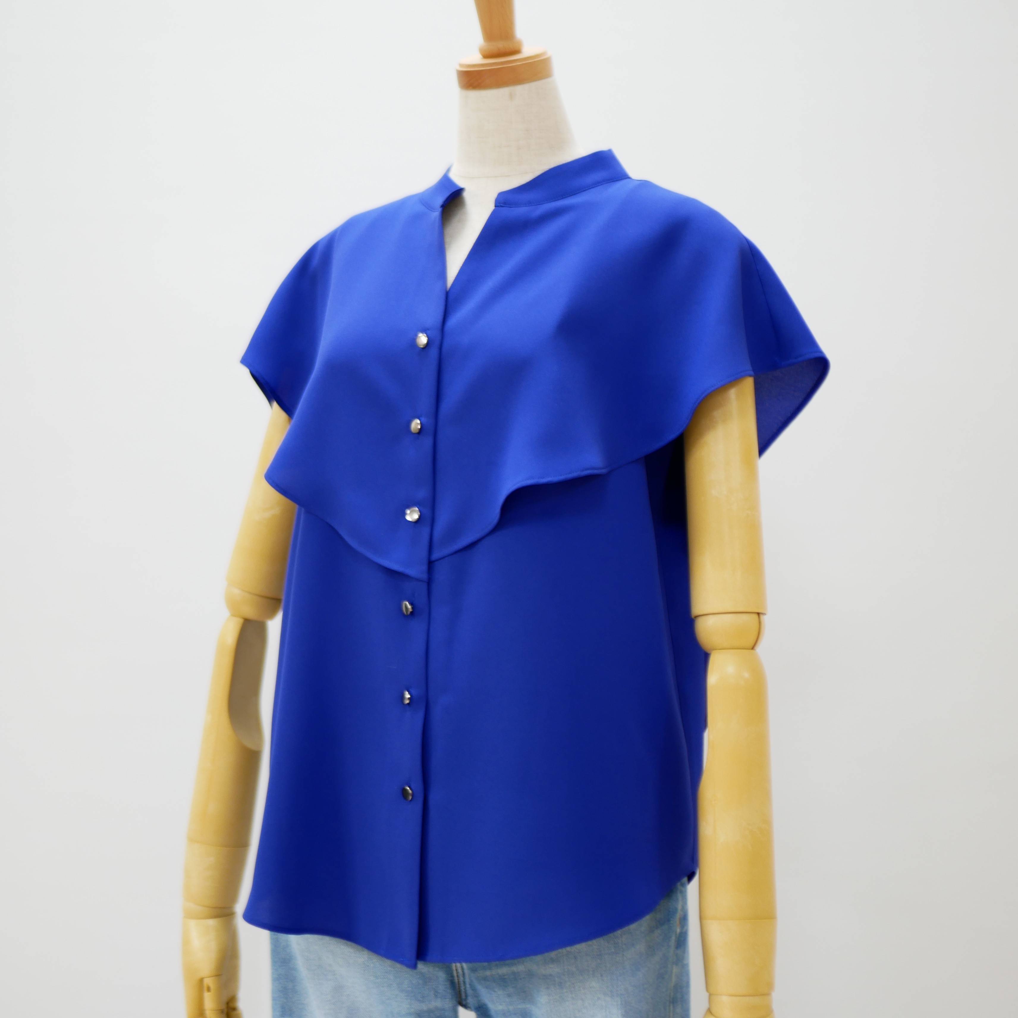 【期間限定　送料無料】スカーパンツスタイルで顔が変わる　透けないジョーゼット衿ブラウス　ロイヤルブルー