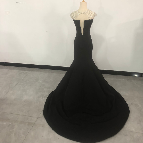 上品！ キラキラのハンドビーディング イブニングドレス 黒 マーメイドライン 優雅なシルエット./音楽会/発表会 ドレス