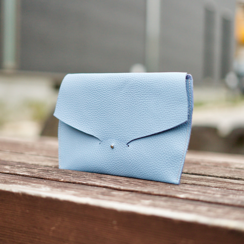 本革紫陽花ブルーのマルチポーチお薬手帳 母子手帳 銀行通帳などに 本革紫陽花ブルーのマルチポーチお薬手帳 母子手帳 銀行通帳などに