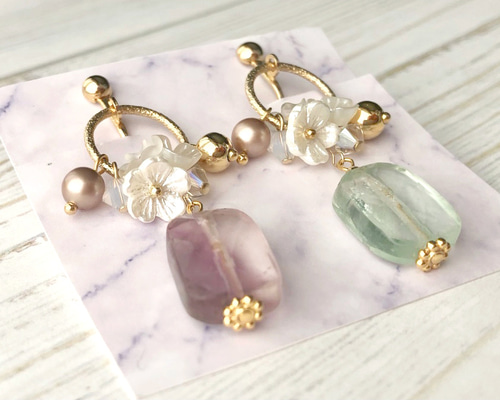 フローライトのカットが可愛いピアス 02a1527d4aaf7e271d9e36a57a154b