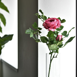 咲き続ける大輪バラ(ダークピンク)　マジカルウォーター　癒しのフラワーインテリア 4枚目の画像