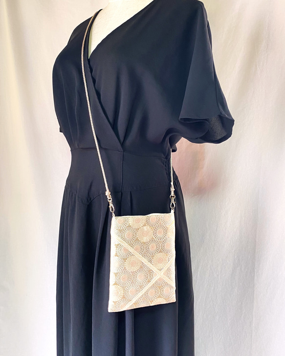 obiサコッシュ 『花尽くし』 帯/シルク/スマホショルダー 1枚目の画像