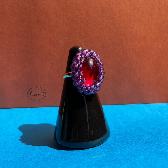 チェコガラスカボションのリング　指輪　ルビーカラー　赤　パープル　紫　オーバル 1枚目の画像