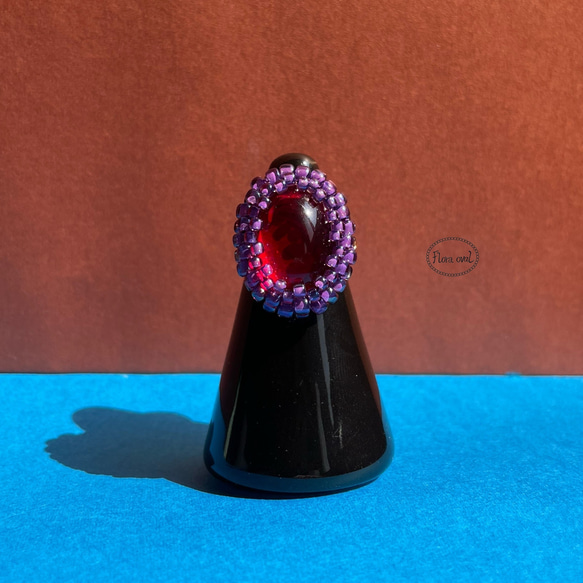 チェコガラスカボションのリング　指輪　ルビーカラー　赤　パープル　紫　オーバル 3枚目の画像