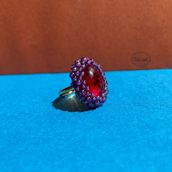 チェコガラスカボションのリング　指輪　ルビーカラー　赤　パープル　紫　オーバル 2枚目の画像