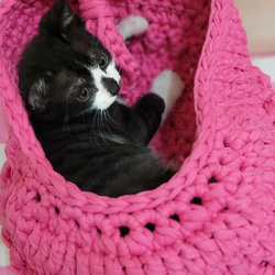 ハンギングバスケットとして使える手織り猫砂（ピンクオレンジ） 2枚目の画像