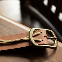 栃木レザーツタ＆フラワースタッズベルト ブラス＆ニッケル その他