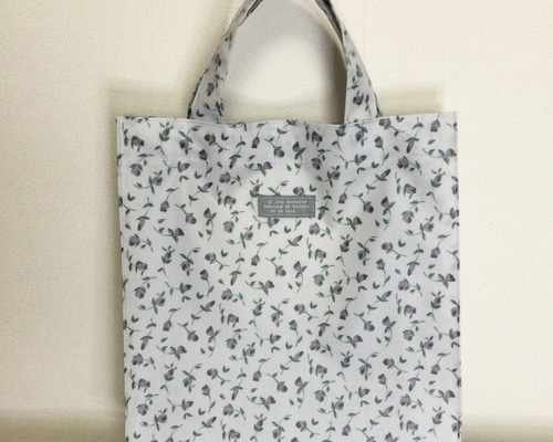 ぽんた〈 リバティ 〉ラミネート・Ａ4紙袋型トートバッグ他 リバティ ラミネート A4サイズのトートバッグ♡ トートバッグ