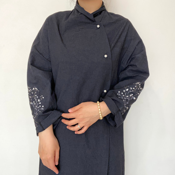 [ Ladies ] カスミソウ刺繍ライトコート -dark navy- 梅雨寒軽量アウター 14枚目の画像