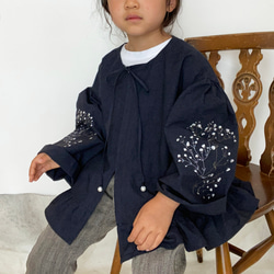 [ Kids ] カスミソウ刺繍ライトコート -dark navy- 梅雨寒軽量アウター 1枚目の画像
