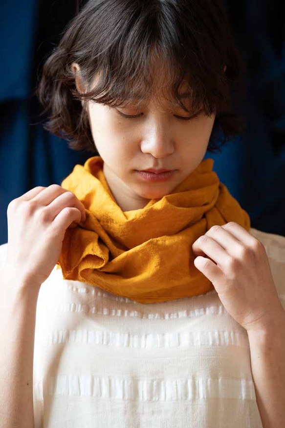 Organic Cotton 葉の織模様コンパクトマフラー【アーティチョーク／ボタニカルダイ】 5枚目の画像