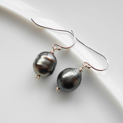 南洋黒蝶バロックパールのひと粒ピアス ピアス（フック・チェーン 