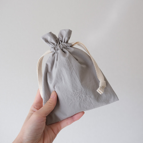 Soyogo‼️ 巾着　ポーチ　金具ロゴ　刺繍　編み込み　メタリック アニマル刺繍巾着L M26-1744｜KANKAN ONLINE SHOP【公式】