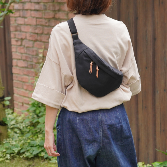 国産帆布 シンプルなボディバッグ ブラック ボディバッグ