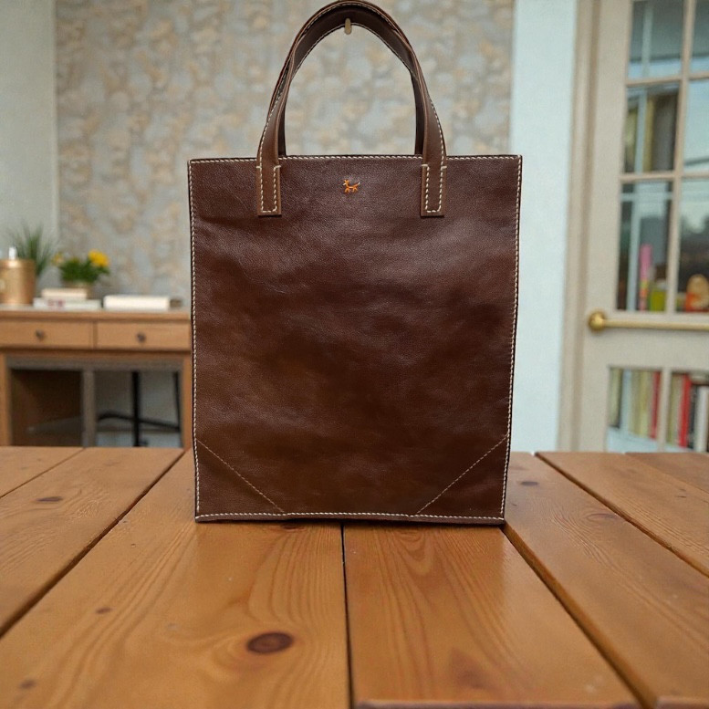 牛革手縫いの変形トート【お散歩】