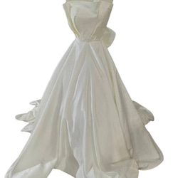 ウェディングドレス 光沢サテン ふっくら柔らかなバックリボン デザイン感  アイボリー 1枚目の画像