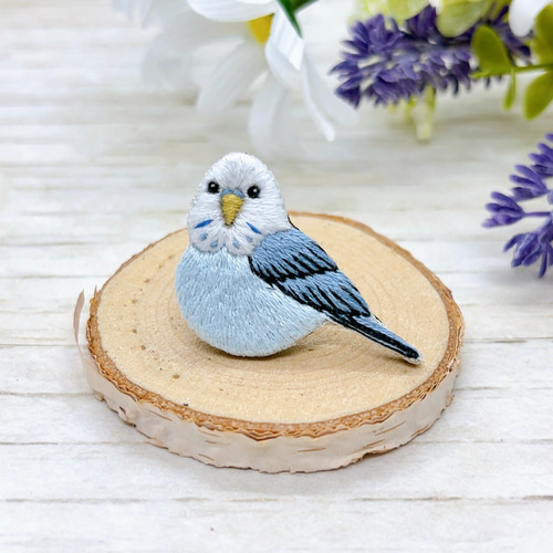 セキセイインコ ブルー 刺繍 ブローチ（ インコ 鳥 小鳥 ） ブローチ 