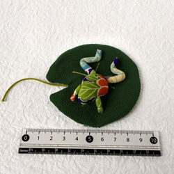 カエルと睡蓮の葉 ks-1 8枚目の画像