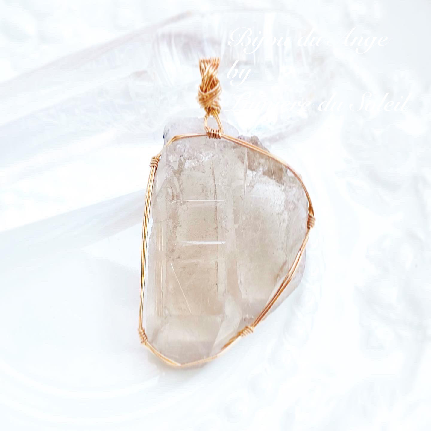 ルチルクォーツのツインクリスタル《タントリックツイン》のペンダントトップ