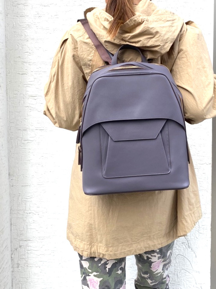 柔らかレザー2wayリュック☆ダブルファスナーでセパレート☆A4収納便利☆通勤、通学☆グレー色