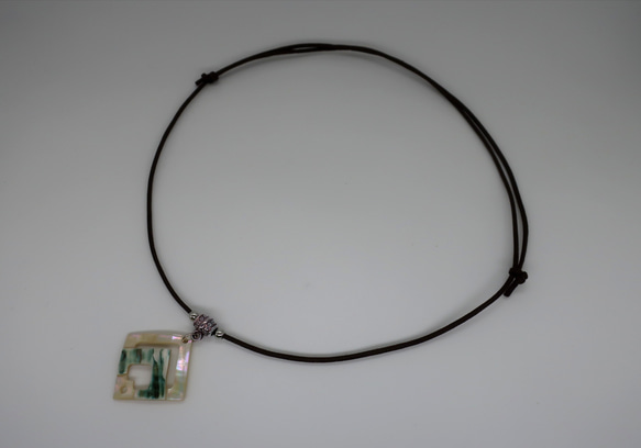 夜光貝のペンダント 5枚目の画像