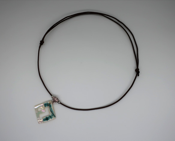 夜光貝のペンダント 5枚目の画像