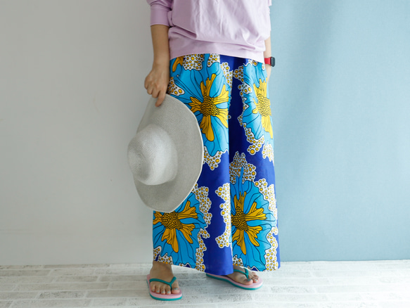 非洲印花喇叭寬褲 藍色/黃色 非常適合夏季外出，如露營和節日！非常適合旅行和夏季節日！ 第15張的照片