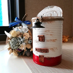 リメ缶・リメイク缶☆ランプのまちのリメ缶C☆お花屋さん １個（リメ缶・リメ鉢） 1枚目の画像