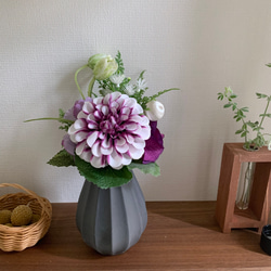 ダリアのお供花〜和モダン〜 2枚目の画像